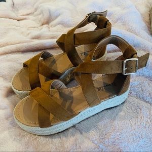 Platform sandals